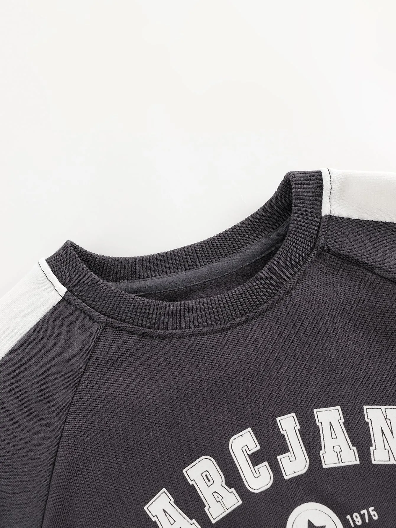 MARC & JANIE Boys Color Block Crew Neck Loose Sweatshirt 240993
